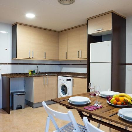 Lovely 2 Bedroom Terrace Wifi Parking Ac Heating Attic Valencia Kültér fotó