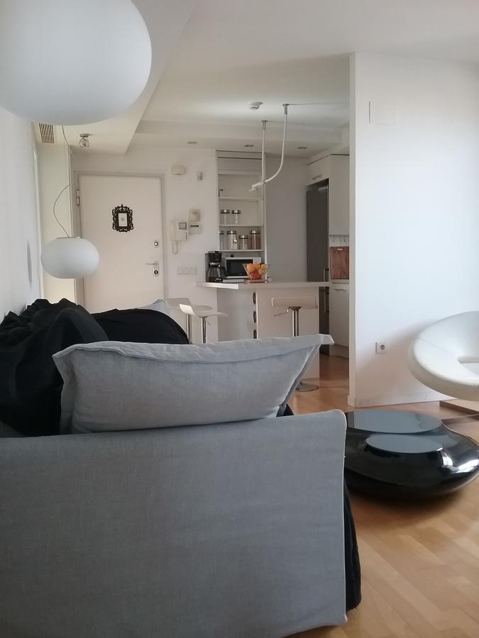 Lovely 2 Bedroom Terrace Wifi Parking Ac Heating Attic Valencia Kültér fotó