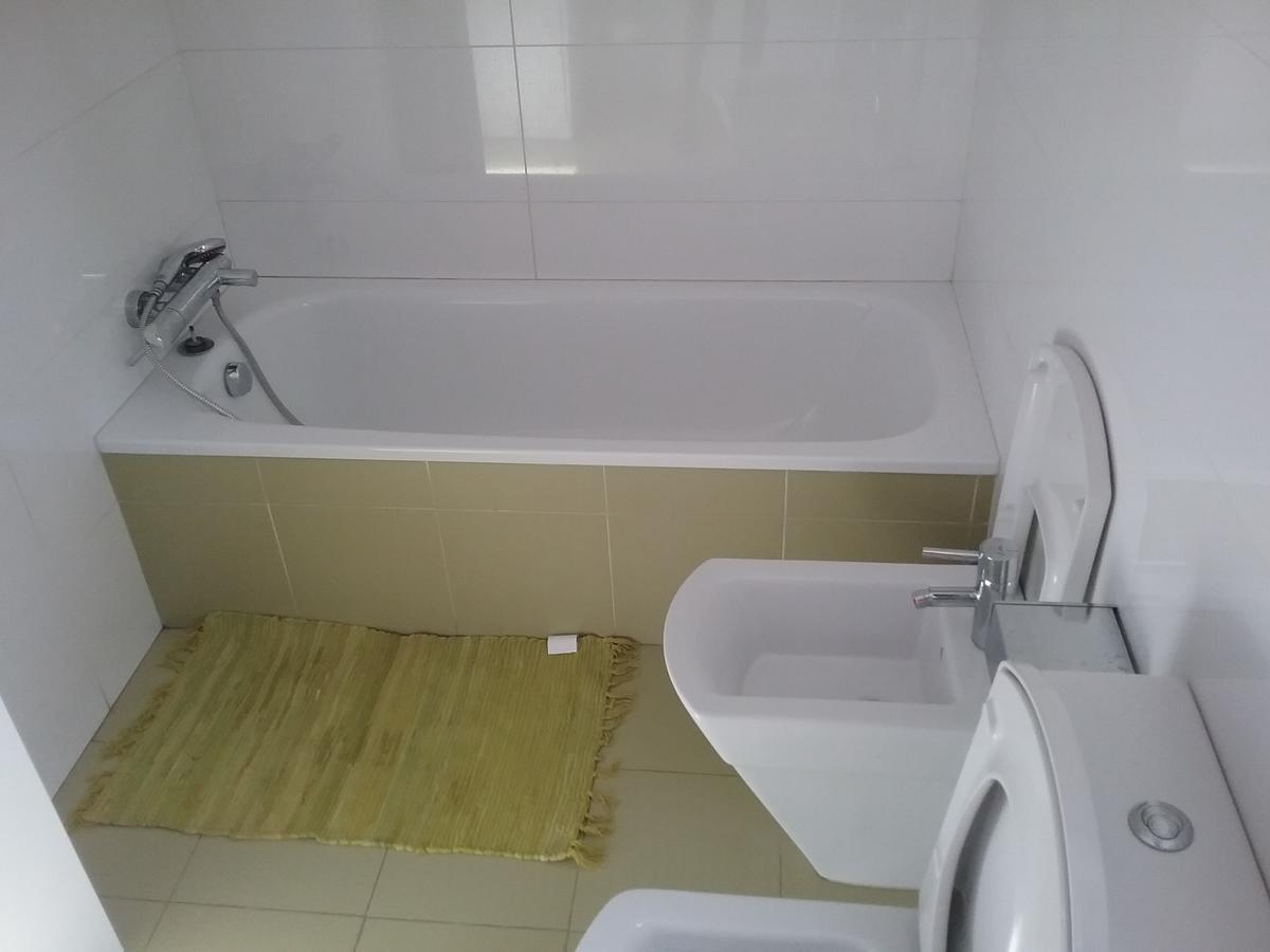 Lovely 2 Bedroom Terrace Wifi Parking Ac Heating Attic Valencia Kültér fotó
